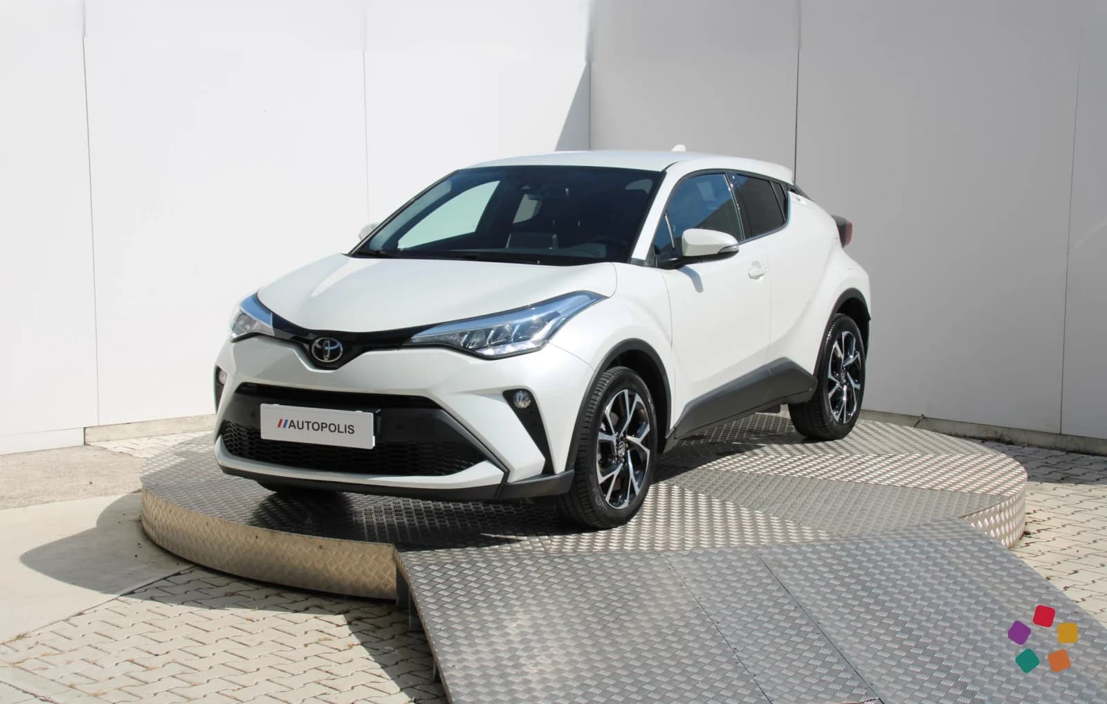Toyota C-HR 1.2 Turbo 85 kW – fotografia 1 z 15