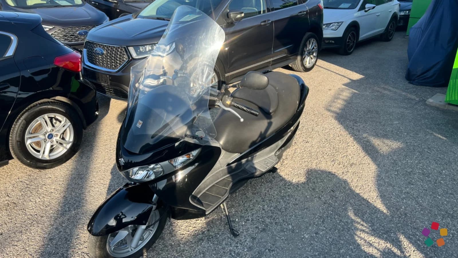 Suzuki Burgman UH 200 – fotografia 1 z 8