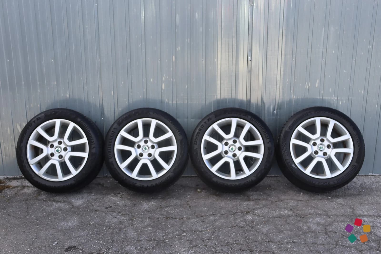 Škoda Yeti – AL disky + pneu 225/50 R17 – fotografia 1 z 12