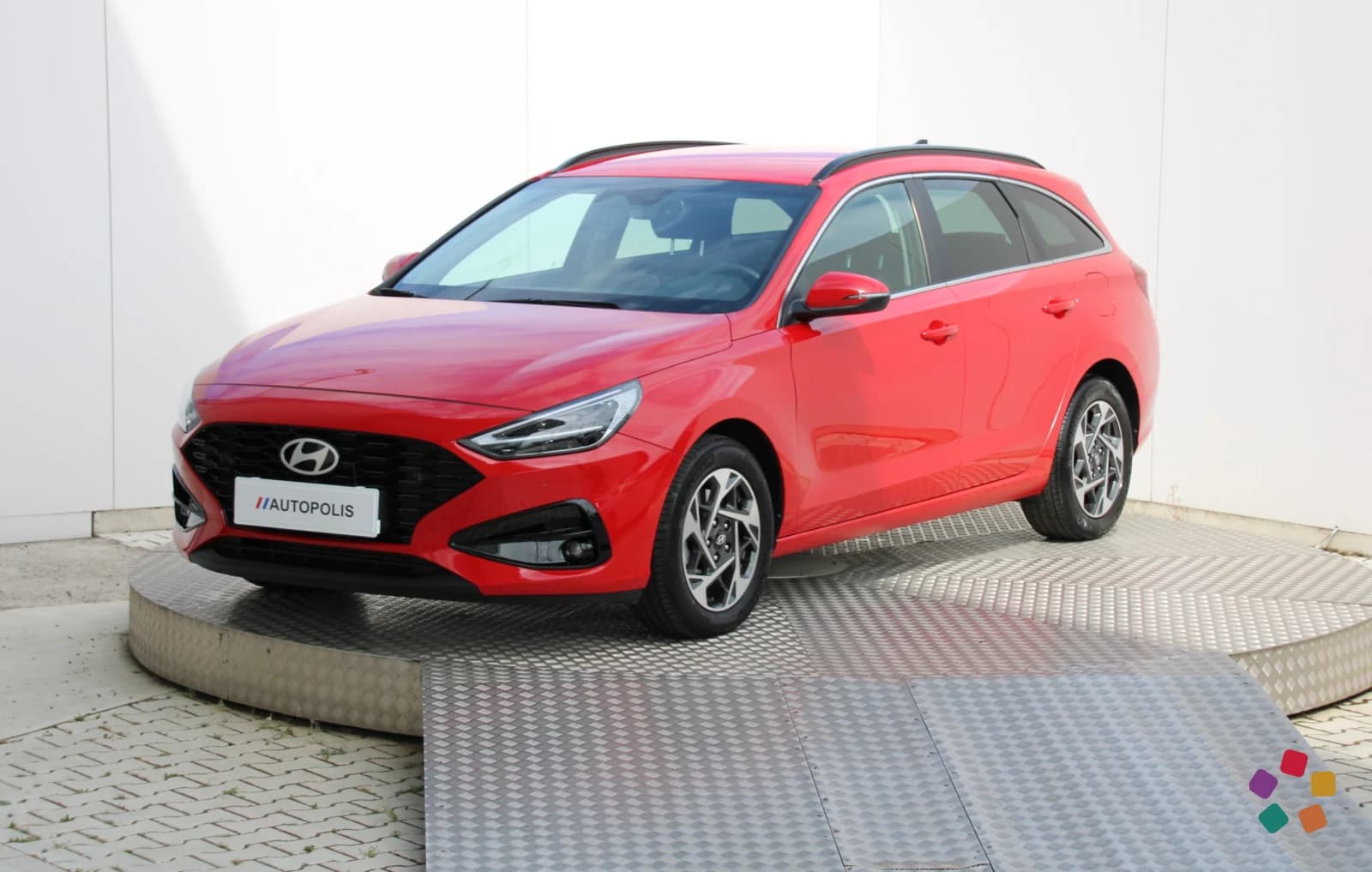 Hyundai i30 CW Family 1.5 T-GDi MHEV 103 kW A/T7 – fotografia 1 z 15