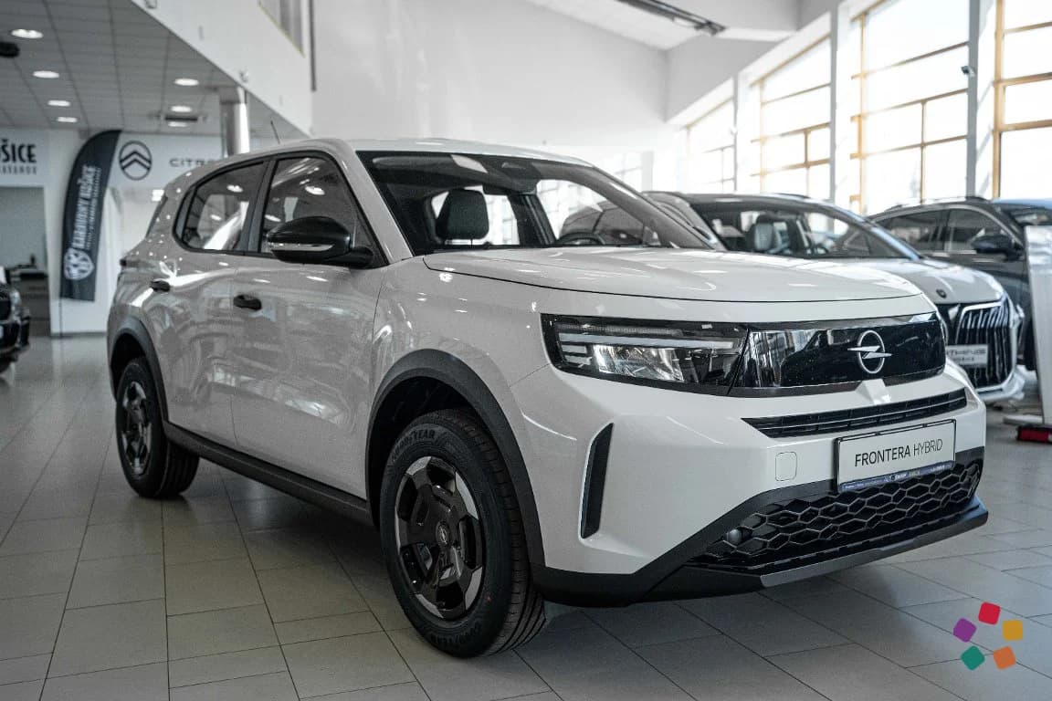 Opel Frontera 1.2 Hybrid 107 kW – photo 1 of 14