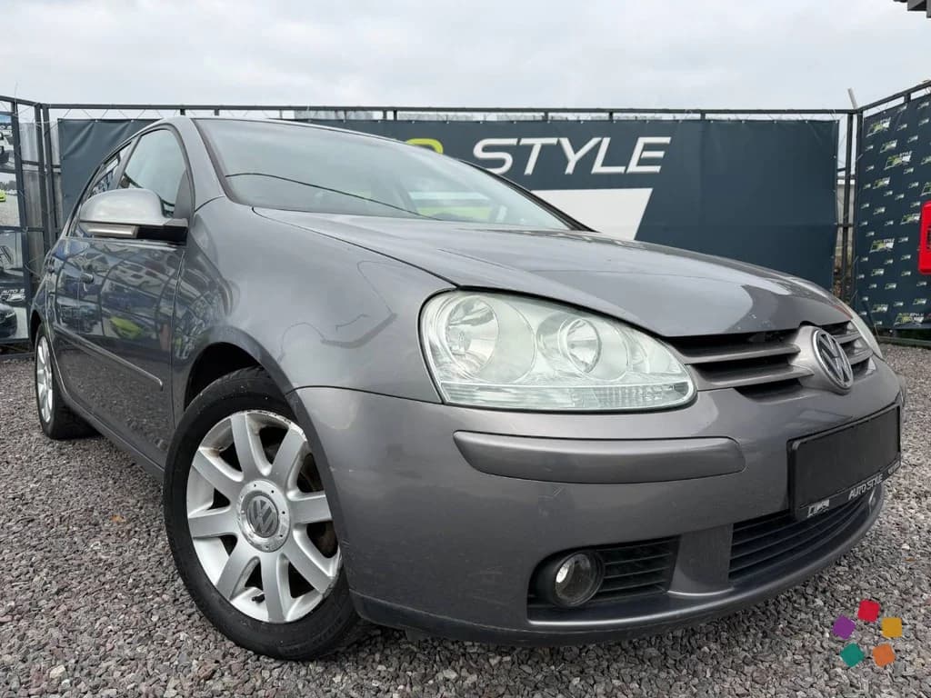 Volkswagen Golf 1.6 FSI Trendline – fotografia 1 z 15