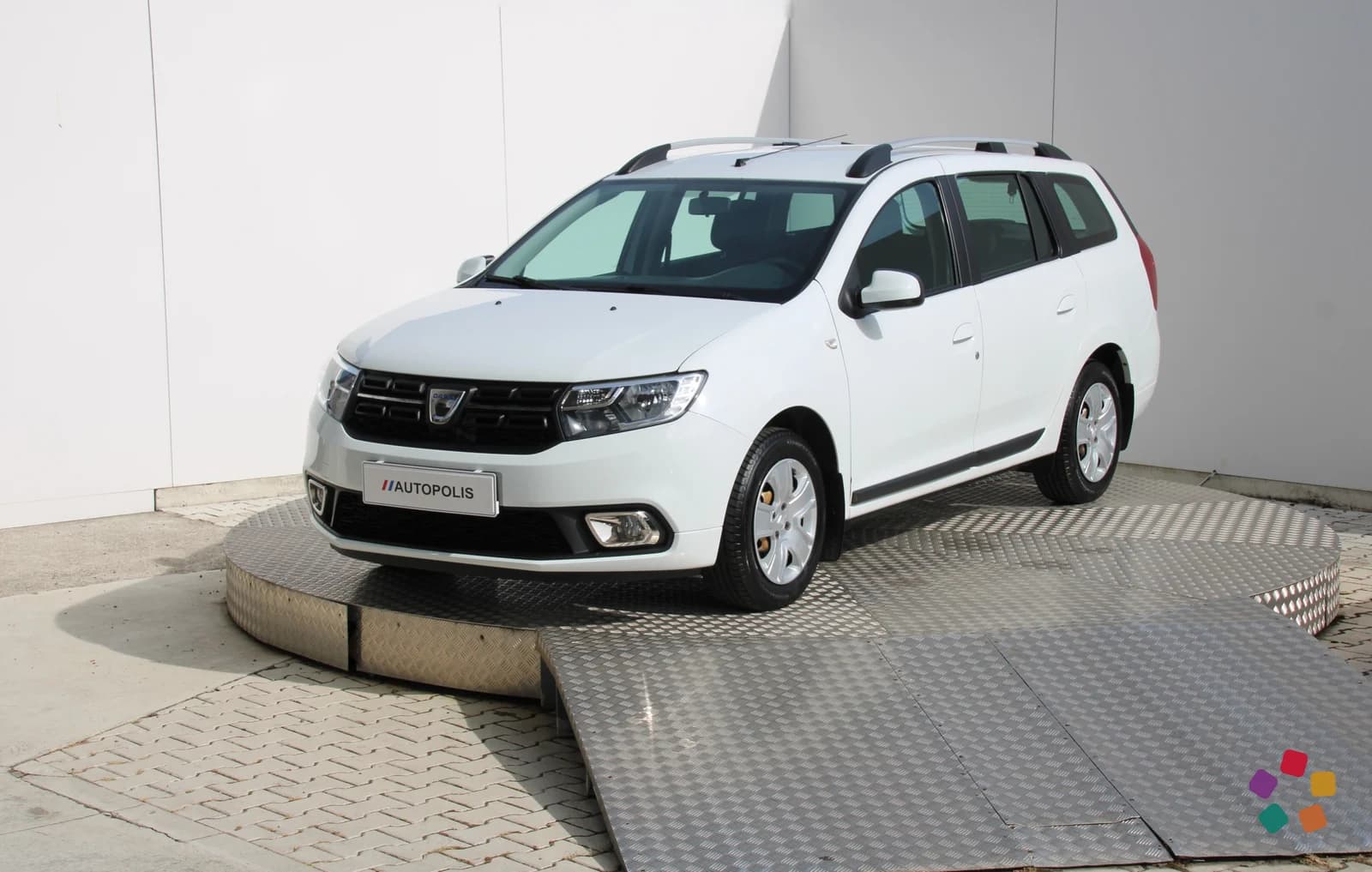 Dacia Logan 1,0i 54kW – fotografia 1 z 15