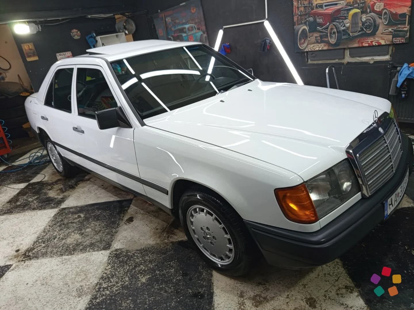 Mercedes-Benz 200 200D – fotografia 1 z 13