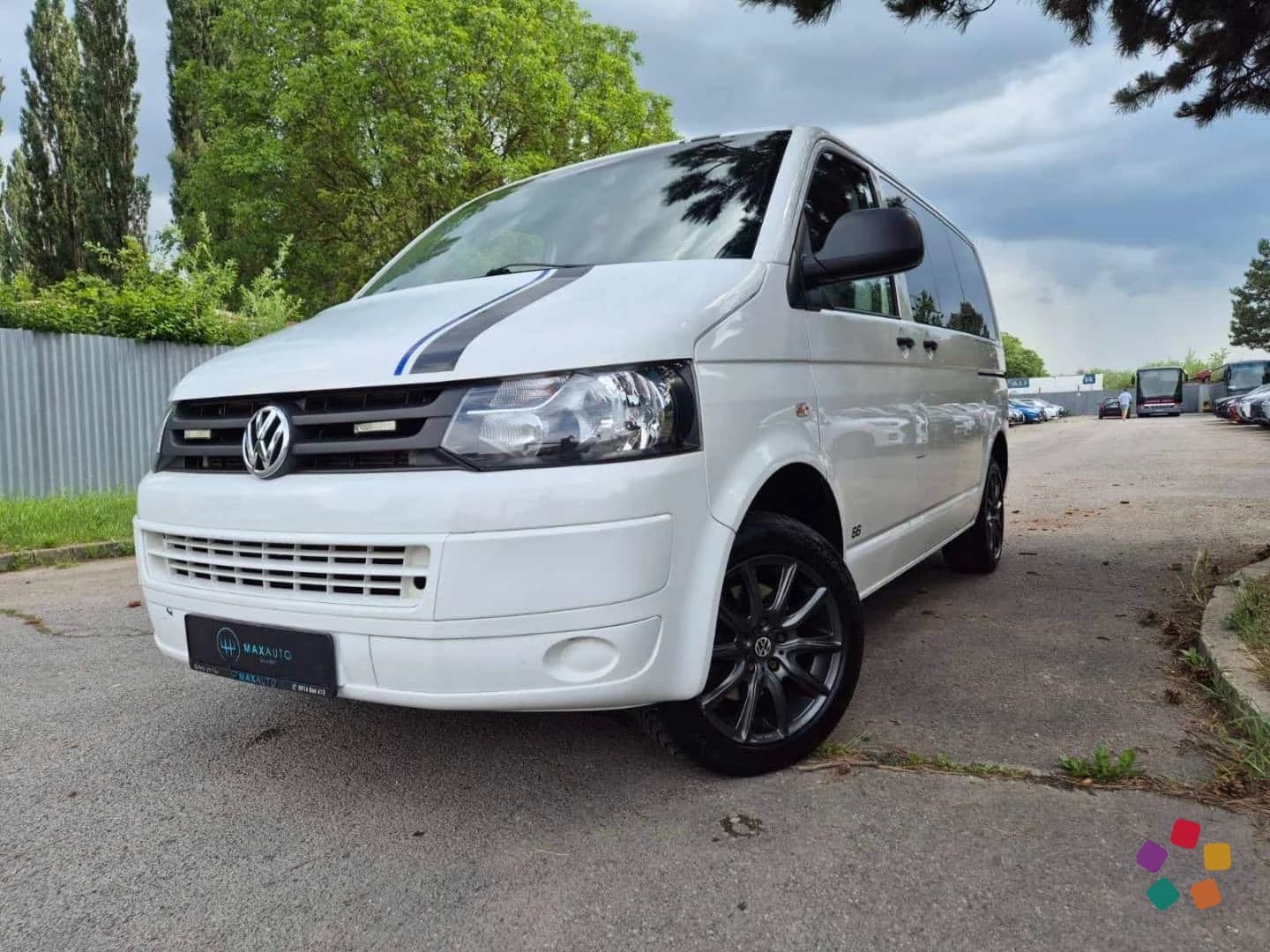 Volkswagen T5 Transporter 2.0 TDI Combi DSG – fotografia 1 z 15