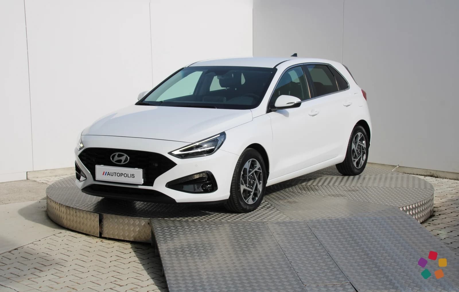 Hyundai i30 1.0 T-GDi Family – fotografia 1 z 15