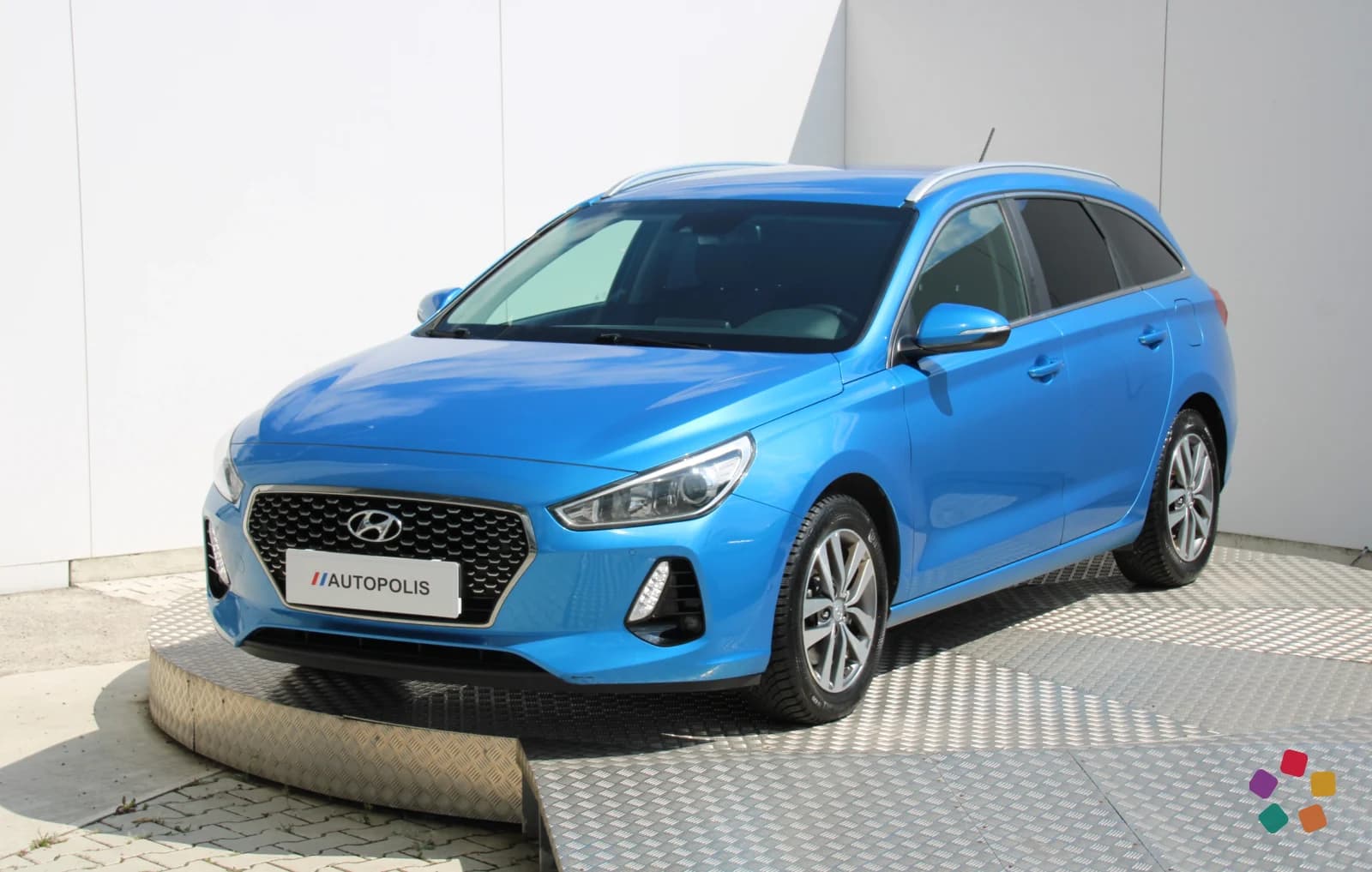 Hyundai i30 CW Family 1.4 T-GDi 103 kW AT/7 – fotografia 1 z 15
