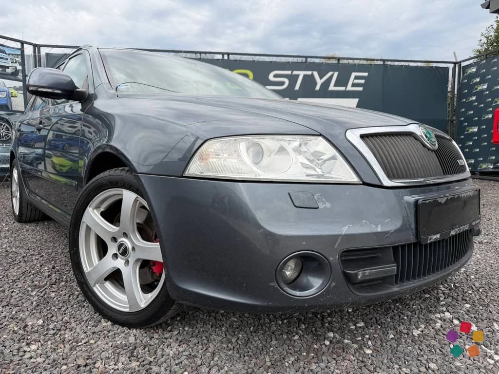 Škoda Octavia Combi 2.0 TDI CR RS – fotografia 1 z 15