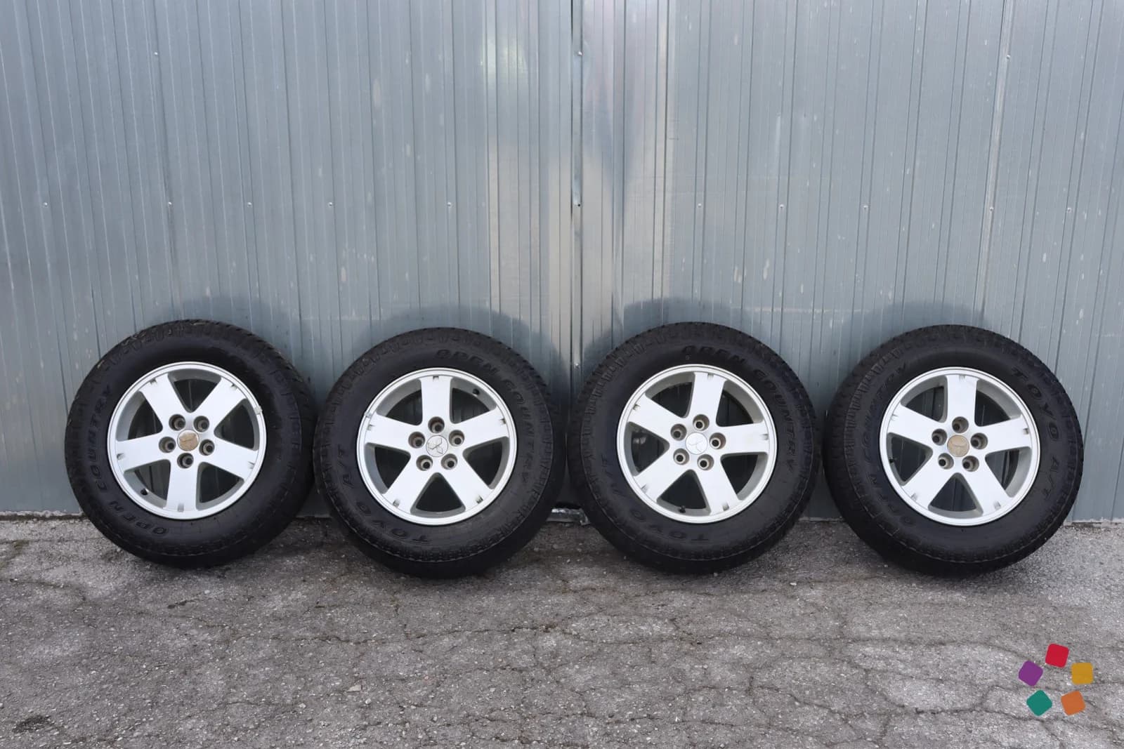 Al. disky na Mitsubishi Outlander 215/70 R16 – fotografia 1 z 11