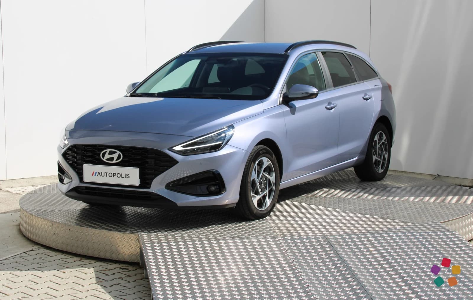 Hyundai i30 CW Family 1,5 T-GDi MHEV – fotografia 1 z 15