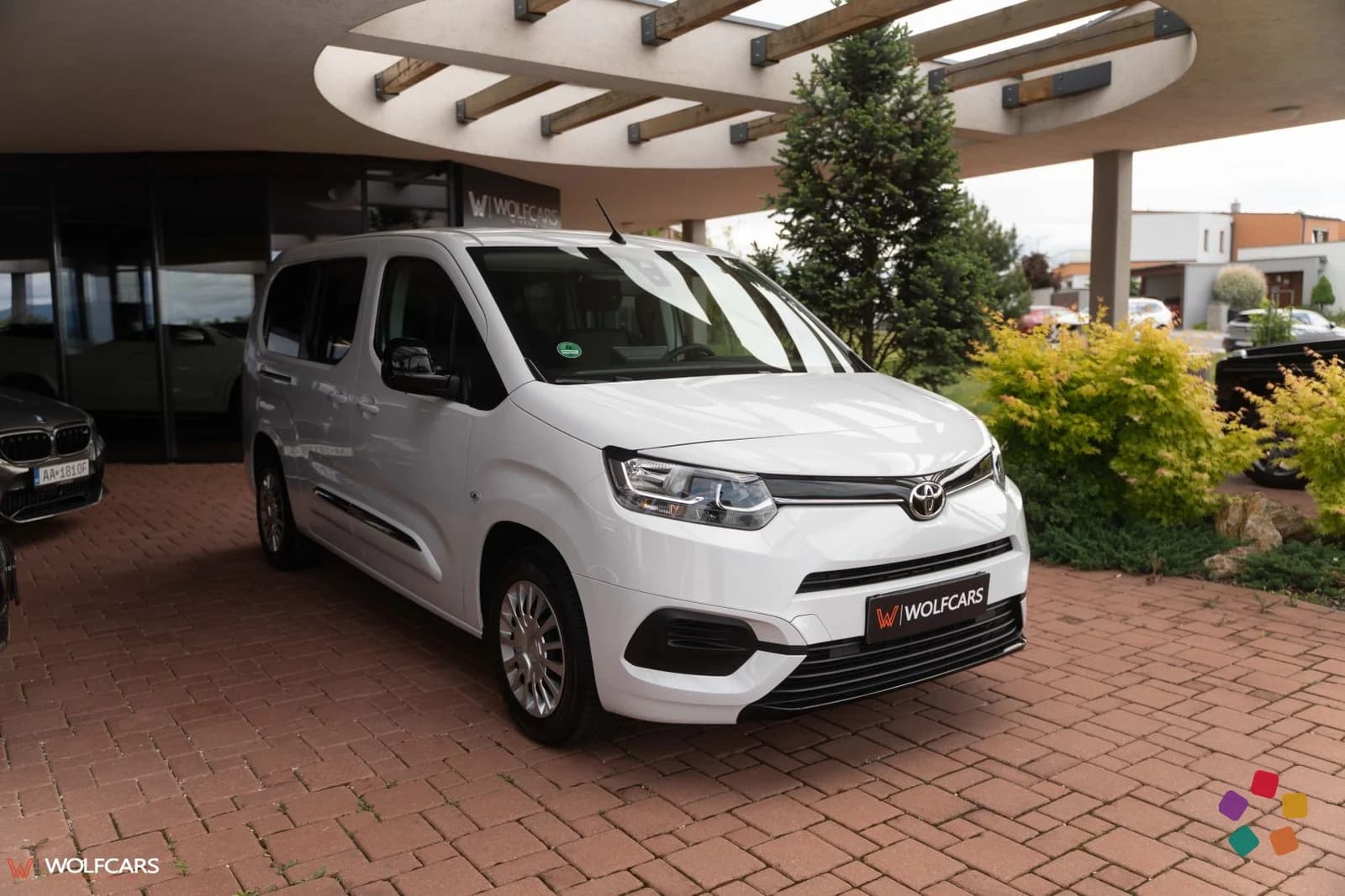 Toyota Proace City Verso Long 1.5D 100k Shuttle – fotografia 1 z 15