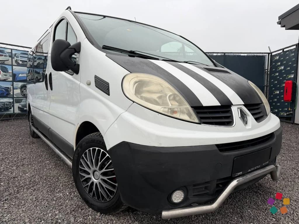Renault Trafic 2.0 dCi 115 k L2P2 Passenger – fotografia 1 z 15