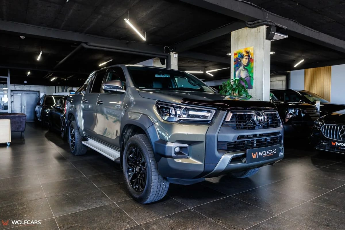 Toyota Hilux 2.8 D-4D Invincible