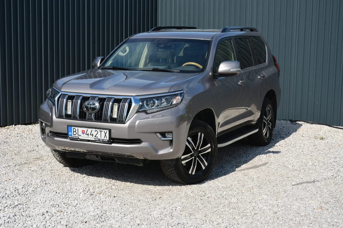 Toyota Land Cruiser 2.8 D-4D 204 Invincible A/T 4x4