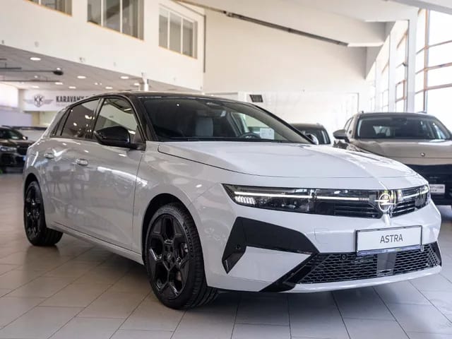 Opel Astra Ultimate Hybrid 48V 145k