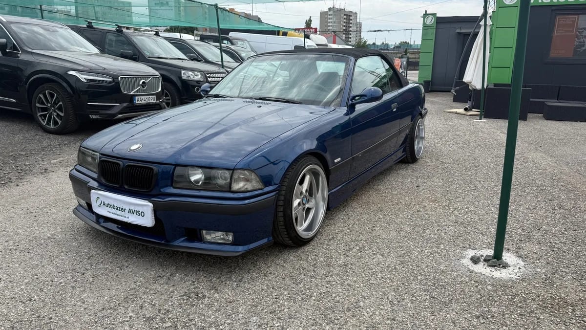 BMW 320i