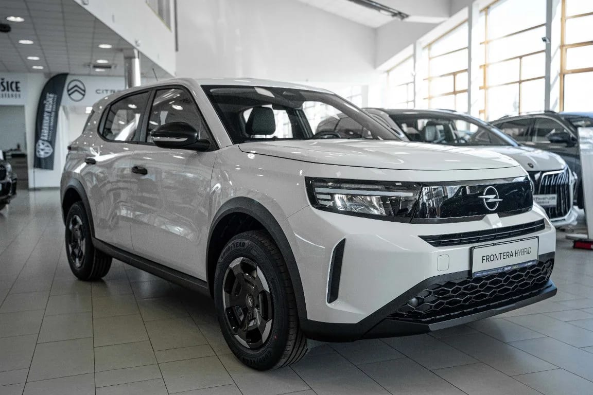 Opel Frontera 1.2 Hybrid 107 kW