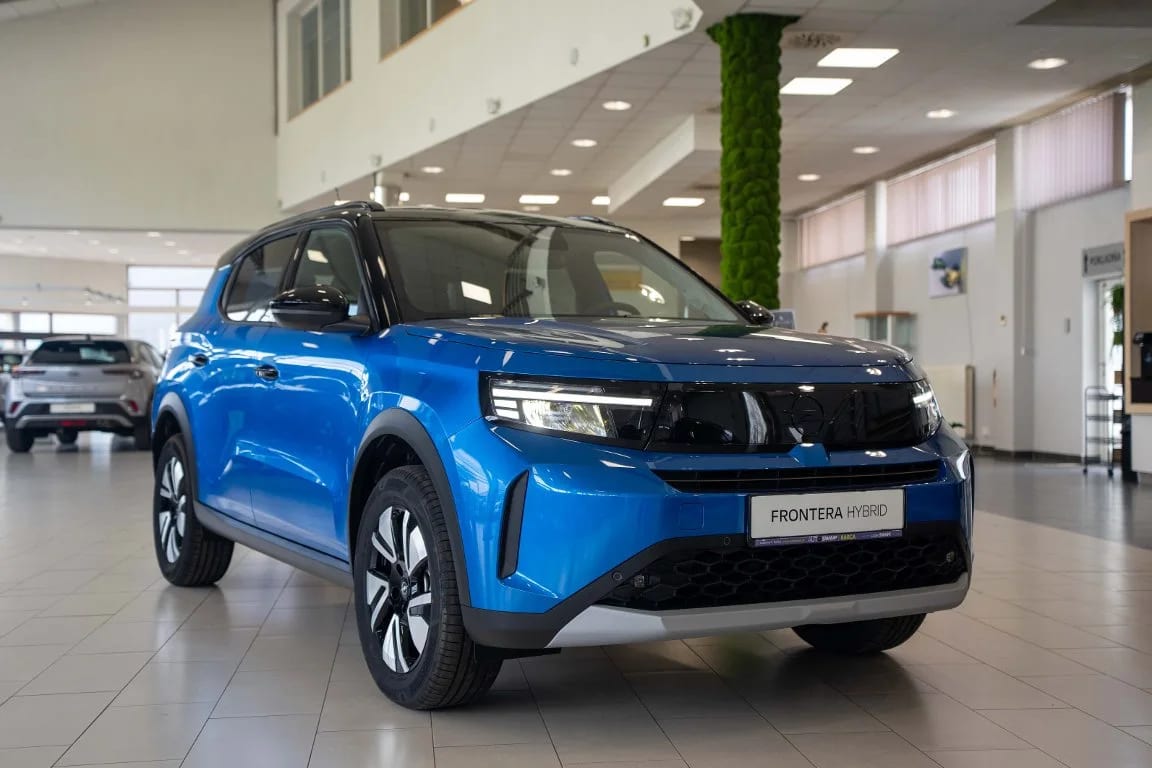 Opel Frontera Ultimate Hybrid 48V 107 kW