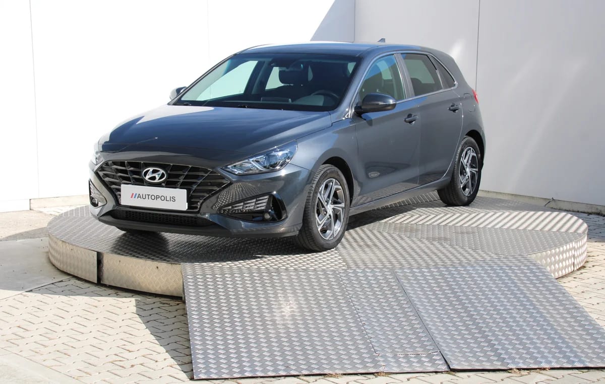 Hyundai i30 1.5 DPi Family