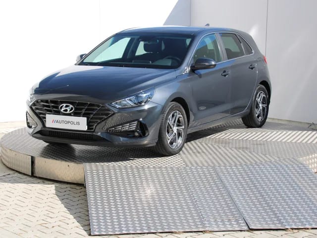 Hyundai i30 1.5 DPi Family