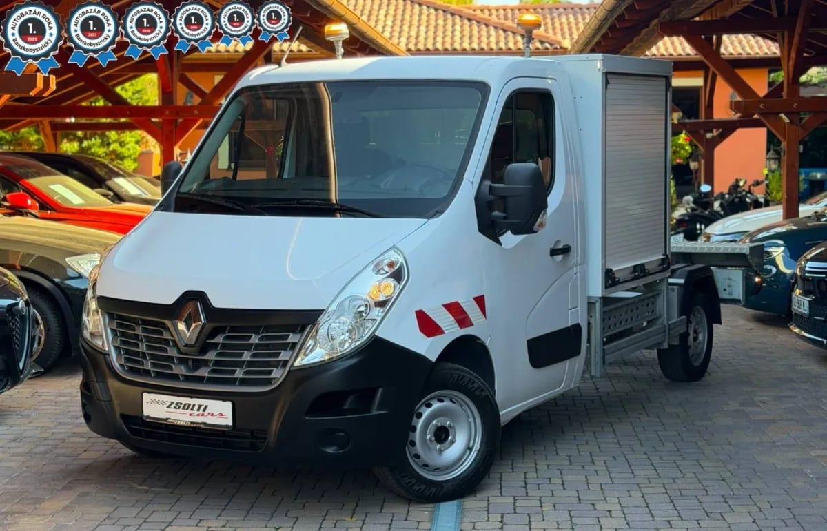 Renault Master 2.3 dCi 96 kW, TOP STAV, variabilná nadstavba + policový systém