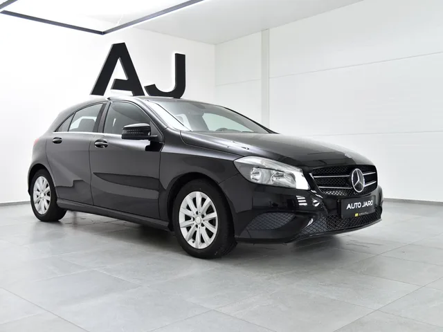 Mercedes-Benz Trieda A 180 BlueEFFICIENCY A/T – fotografia 4 z 15