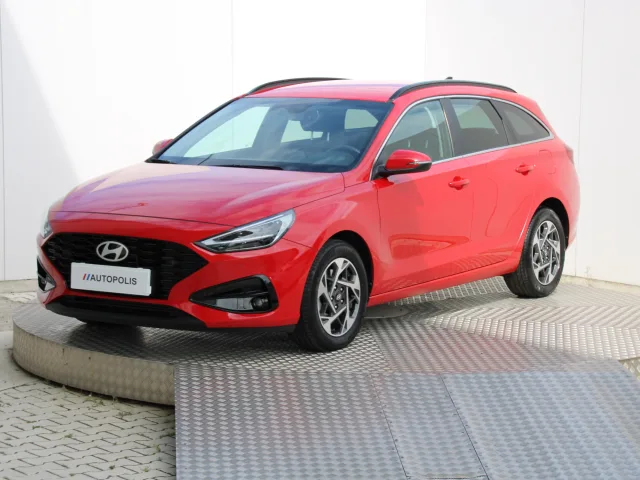 Hyundai i30 CW Family 1.5 T-GDi MHEV 103 kW A/T7 – fotografia 4 z 15