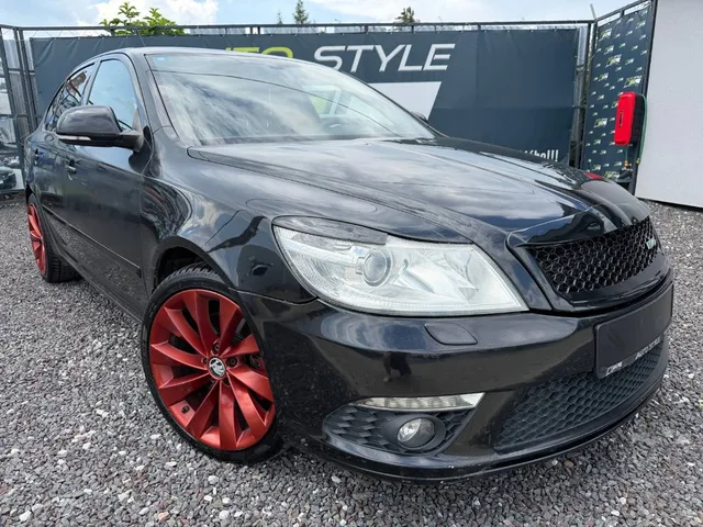 Škoda Octavia 2.0 TFSI RS DSG – fotografia 2 z 15