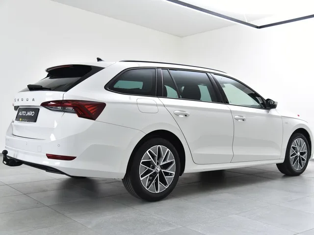 Škoda Octavia Combi 2.0 TDI Style DSG Style Style – fotografia 6 z 15