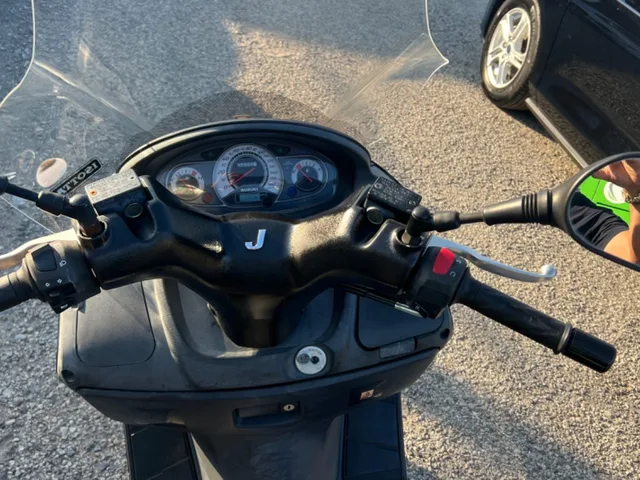 Suzuki Burgman UH 200 – fotografia 4 z 8