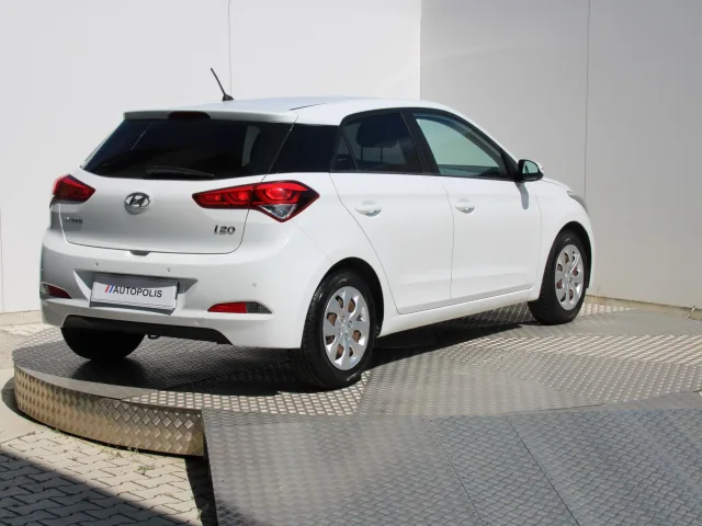 Hyundai i20 1.2 MPi Comfort – fotografia 5 z 15