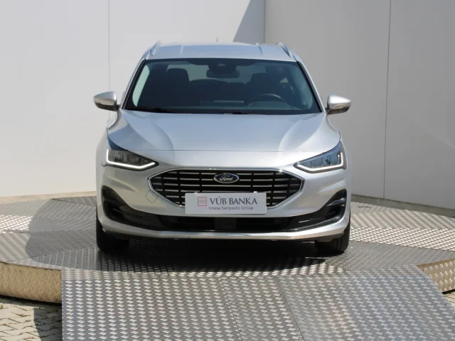 Ford Focus Combi Titanium 1.5 EcoBlue 115k A8 – fotografia 3 z 15