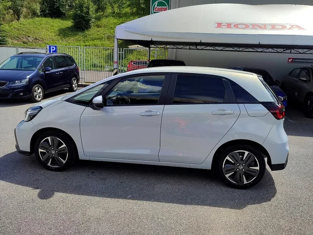 HONDA JAZZ 1.5 e:HEV Advance 2025 – fotografia 4 z 15