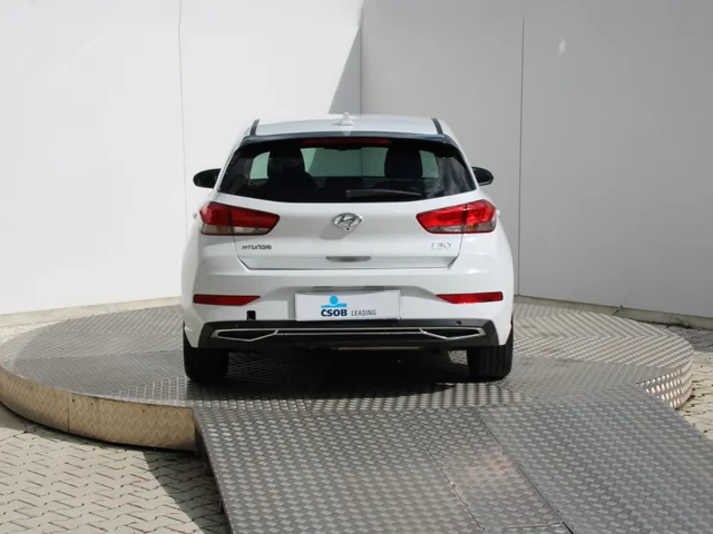 Hyundai i30 1.6 CRDi 85 kW – fotografia 4 z 15