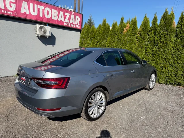 Škoda Superb 2.0 TDI 190k Style DSG – fotografia 6 z 15