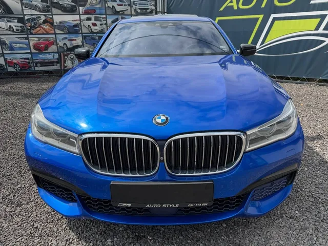 BMW 7 Series 750Ld xDrive – fotografia 4 z 15