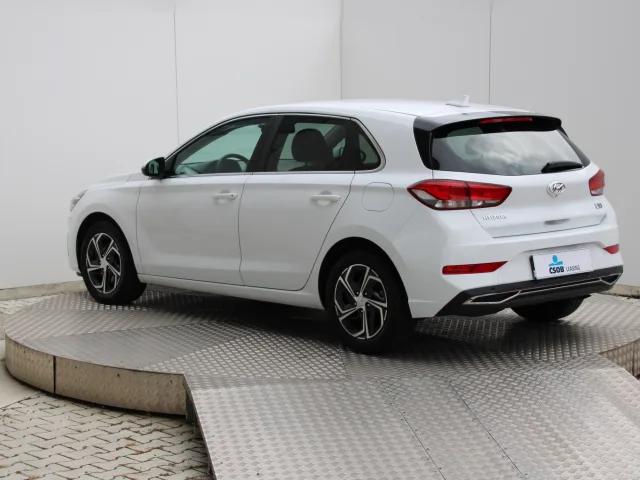 Hyundai i30 1.6 CRDi 85 kW – fotografia 3 z 15