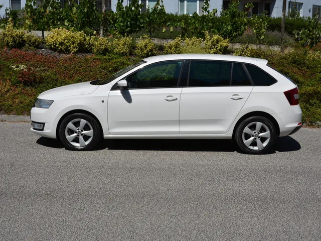 Škoda Rapid Spaceback 1.6 TDI DSG – fotografie 3 z 12
