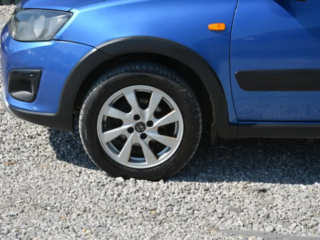 Lada Kalina 1.6 Cross – fotografia 4 z 15