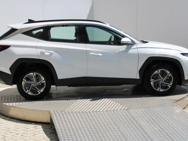 Hyundai Tucson 1.6 T-GDi HEV Hybrid – fotografia 6 z 15