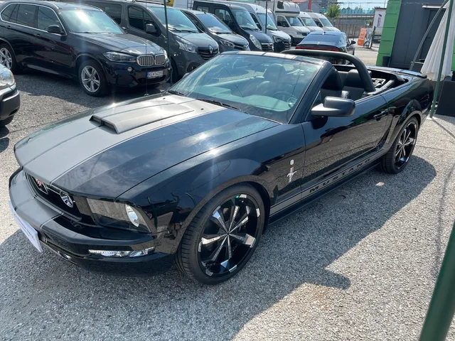 Ford Mustang 4.0 V6 Cabrio – fotografia 2 z 15
