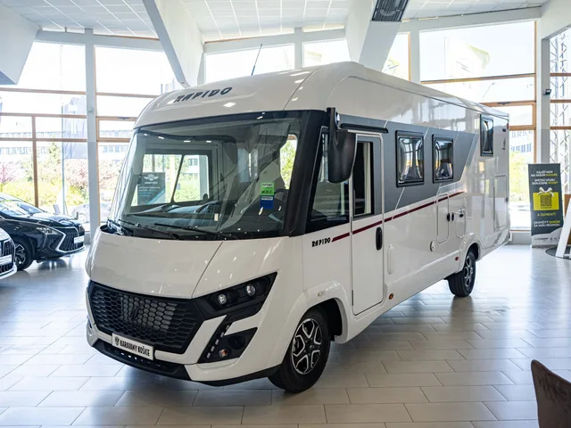 Rapido 896F Premium 2026 – fotografia 2 z 15