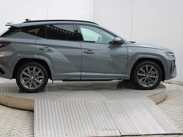 Hyundai Tucson 1.6 T-GDi MHEV 4x4 N Line – fotografia 6 z 15
