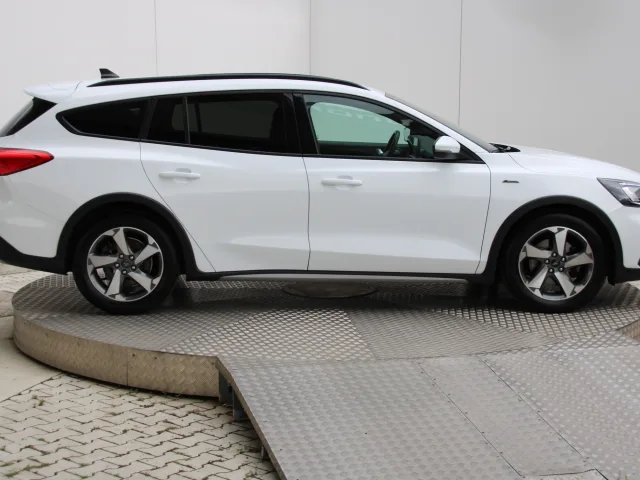 Ford Focus Active 1,0 EcoBoost 92 kW – fotografia 6 z 15