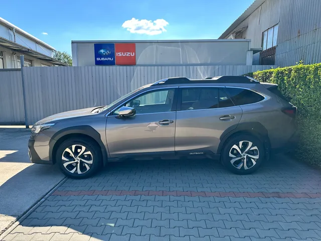 SUBARU OUTBACK 2,5i CVT Premium – fotografia 3 z 11
