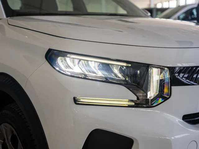 Citroën C3 PLUS Turbo 100 S&S – fotografia 4 z 14