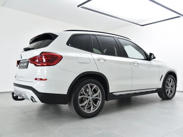 BMW X3 xDrive 20d Advantage A/T – fotografia 6 z 15