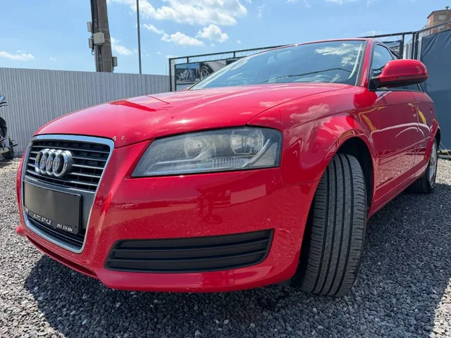 Audi A3 Sportback 1.6 Attraction – fotografia 5 z 15