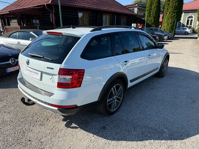 Škoda Octavia Combi 2.0 TDI Edition 4x4 DSG – fotografia 4 z 15