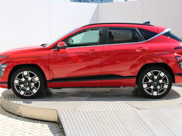 Hyundai Kona Electric Electric+ 65,4 kWh – fotografia 2 z 15